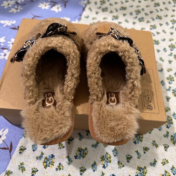 Ugg Women's Brown Slippers - Picture 2 of 7